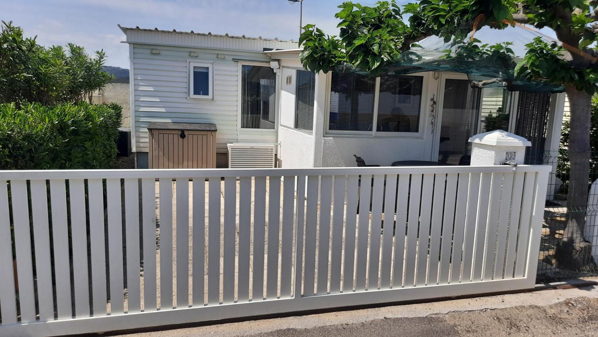 Campsite Confort Avec Acces Direct A La Gruissan