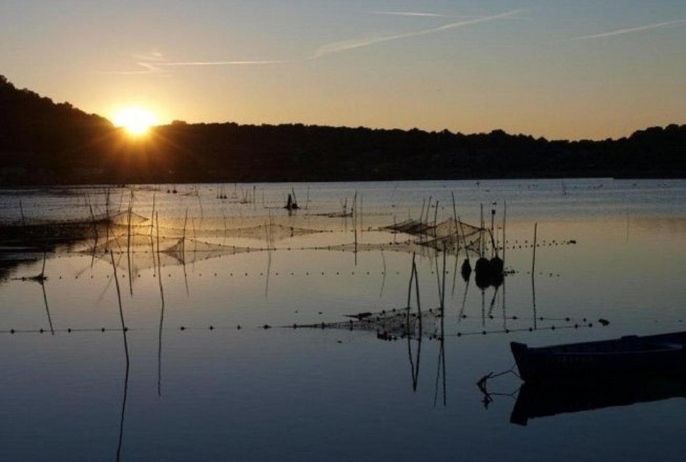 Campsite Confort Avec Acces Direct A La Gruissan